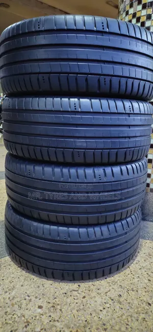 225/40R18 Michelin Tires (Used)
