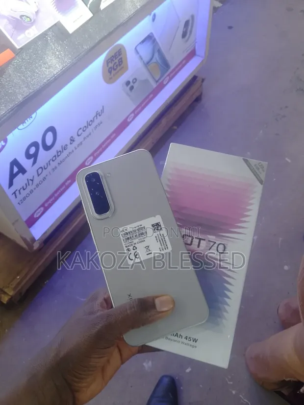 Infinix Hot 70 128GB Gray - 1