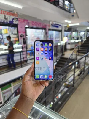 Apple iPhone 11 Pro Max 64GB Gold