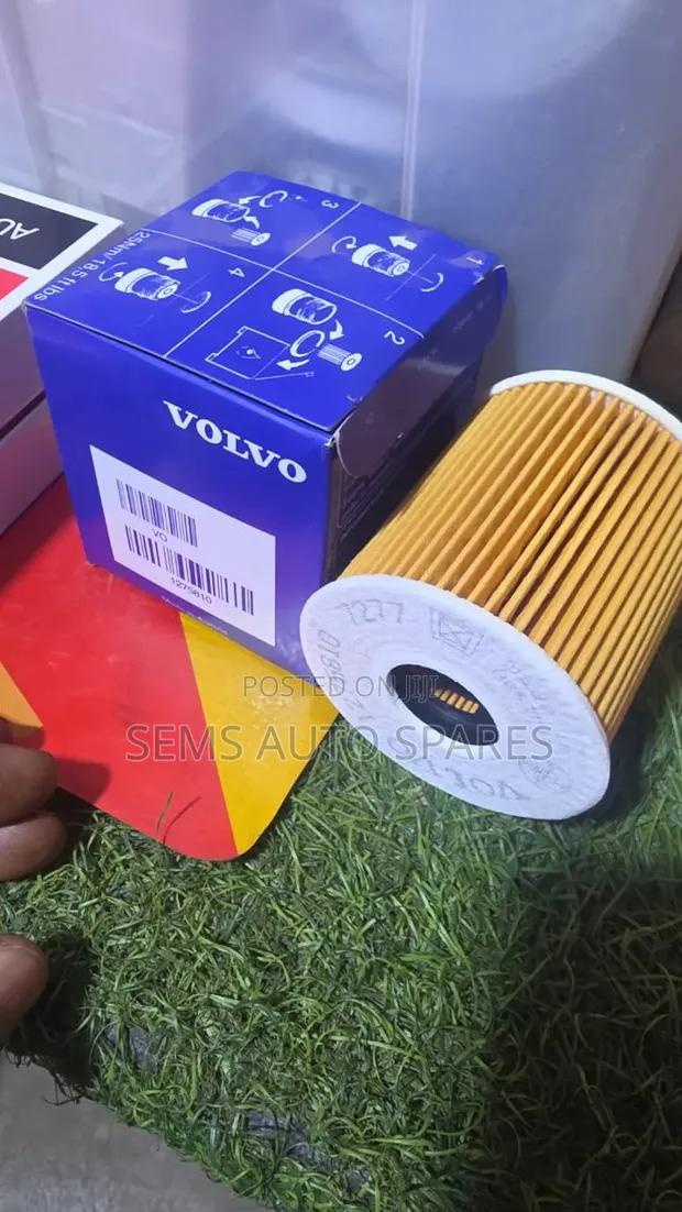 Oil Filter for Volvo V40, V70, S70 - 1