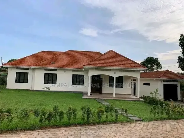 5 Bedroom Bungalow for Rent in Naalya - 1