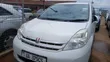 Toyota ISIS 2011 White - 1