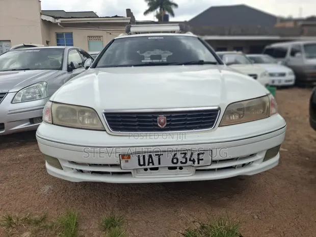 Toyota Mark II 2.0 RWD 2002 White - 1