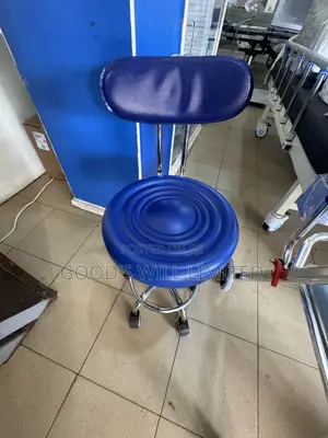 Doctors Stool / Laboratory Chair