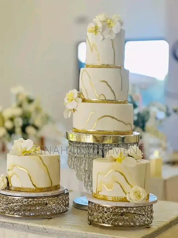 Wedding Cakes with Side Takeaways - 1