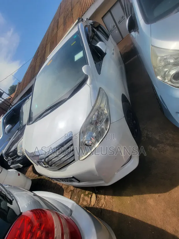 Toyota Alphard 2012 White - 1