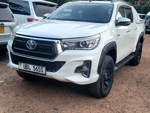 Toyota Hilux Revo Double Cab 2.8 Diesel RWD 2018 White