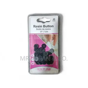 40 Black 4-Hole Resin Buttons (1.1cm)