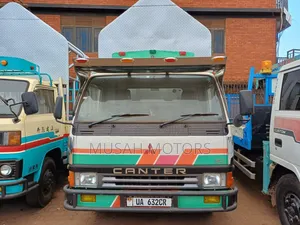 Mitsubishi Canter Truck 1996 White