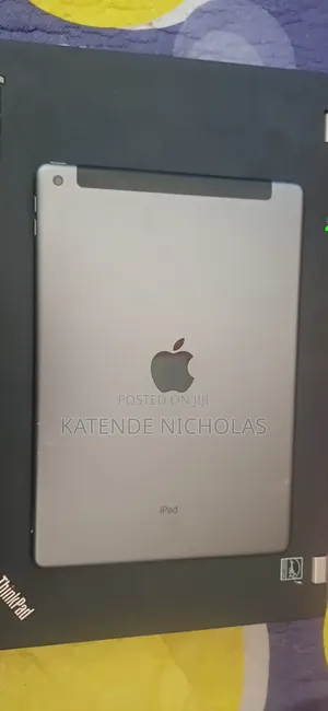Apple iPad Air 64GB Black (Wi-Fi Only)