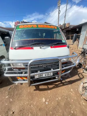 Toyota HiAce 2000