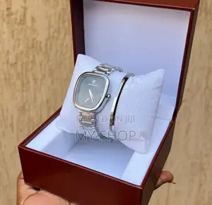 Poedagar 783 Women's Luxury Quartz Watch & Bangle Set