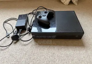 Xbox One 512GB with 1 Controller