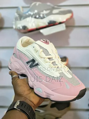 New Balance Unisex Sneakers