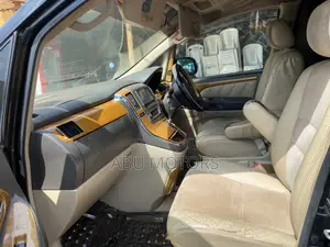 Toyota Alphard 2005