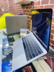 Apple MacBook Pro 2017 8GB RAM 128GB SSD Intel Core i5 - 4