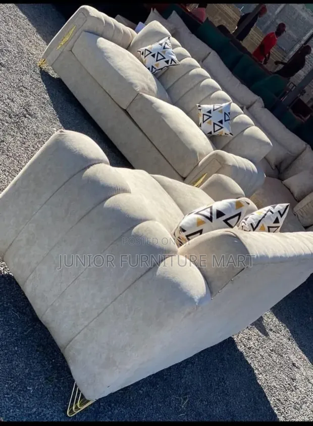 Modern 5-Seater Sofa in Grey Fabric - 1