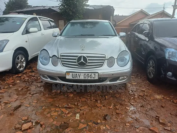 Mercedes-Benz E320 2006 Silver - 1