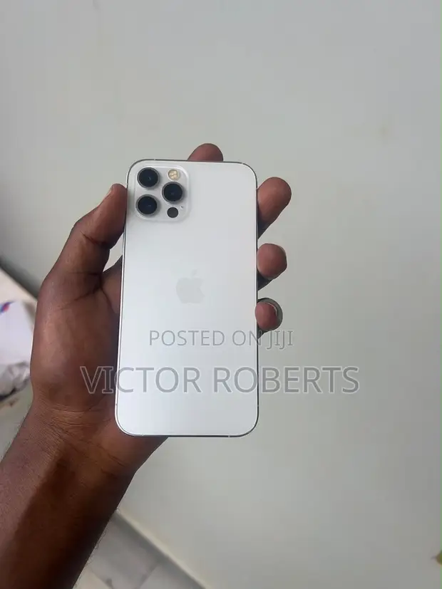 Apple iPhone 12 128GB White - 1