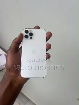 Apple iPhone 12 128GB White
