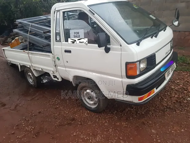 Toyota Lite-Ace 2009 White - 1