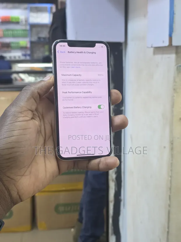Apple iPhone X 64GB Silver - 1