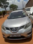 Nissan X-Trail 2.0 Petrol FWD 2015 Silver - 2