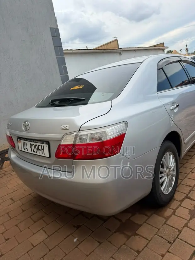 Toyota Premio 2009 Silver - 1