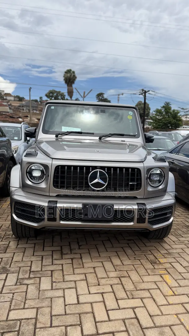 Mercedes-Benz G 63 AMG 2023 Gold - 1