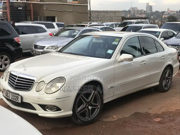 Mercedes-Benz E300 2012 White - 1