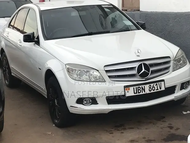 Mercedes-Benz C200 2012 White - 1