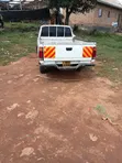 Nissan Pick-Up 1995 White - 4