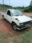Nissan Pick-Up 1995 White - 5