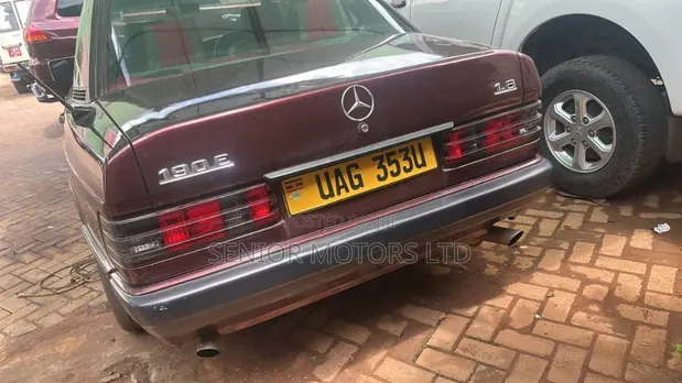 Mercedes-Benz 190E 1990 Red - 1