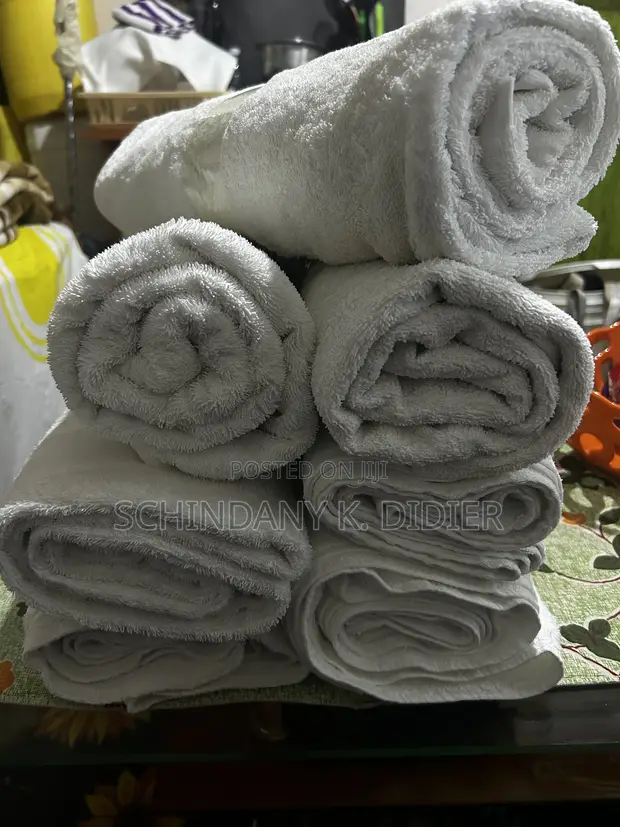 White Cotton Towels - Used UK Import - 1