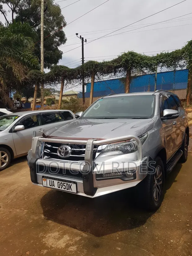 Toyota Fortuner 2.7 RWD 2015 Silver - 1