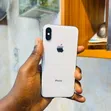Apple iPhone XS 64GB White - 1