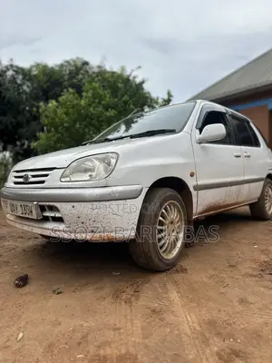 Toyota Raum 1998 - White