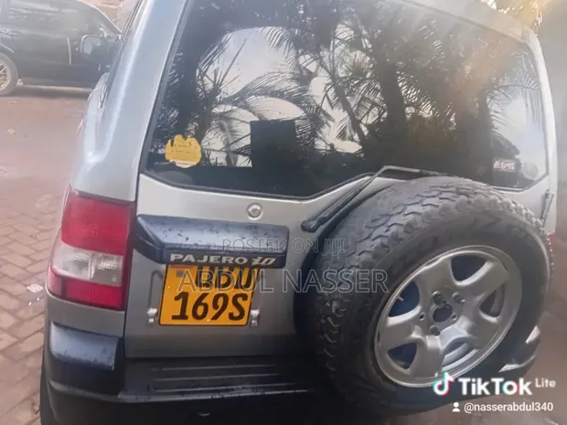 Mitsubishi Pajero IO 2000 Silver - 1