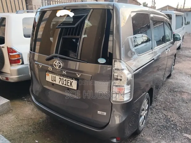 Toyota Voxy 2013 Gray - 1