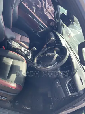 Toyota Fortuner 2.4 D AWD 2023 Silver