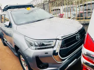 Toyota Hilux 2020 Silver