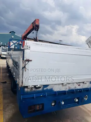 Isuzu Forward 6BG1 Self Loader Truck