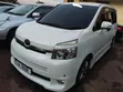 Toyota Voxy 2014 White - 2