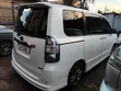 Toyota Voxy 2014 White - 4