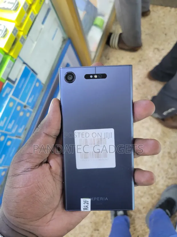 Sony Xperia XZ1 64GB - 1