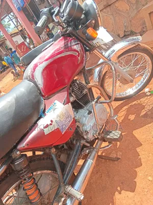 Bajaj Boxer 100 2024 Red
