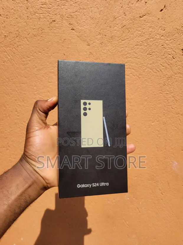 New Samsung Galaxy S24 Ultra 256GB Gold - 1