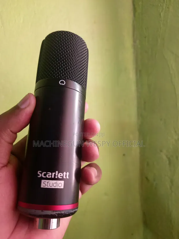 Focusrite Scarlett Studio Microphone - 1
