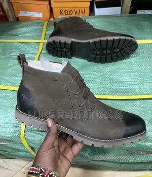 Casual Timberland Leather Chukka Boots